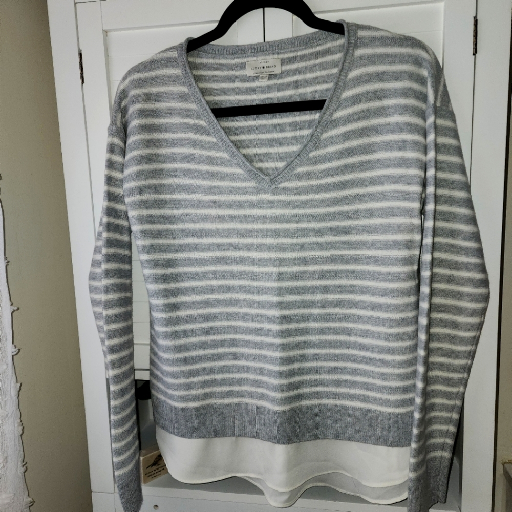 LUCKY BRAND women's gray striped layered v-neck long sleeve sweater SZ XS